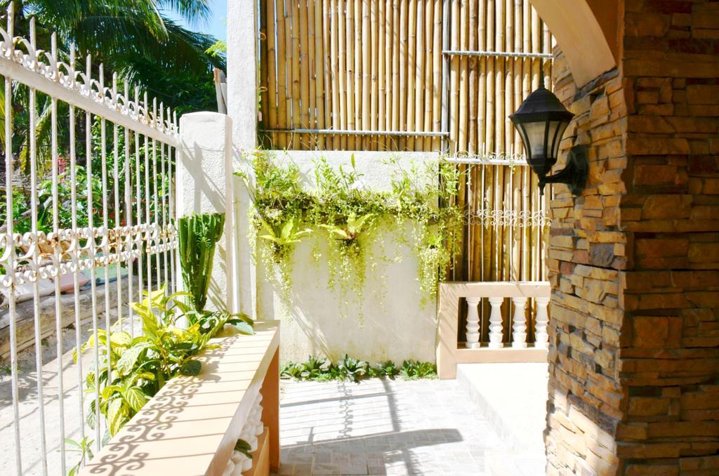 Casa D' Estrella Apartelle Balabag  Экстерьер фото