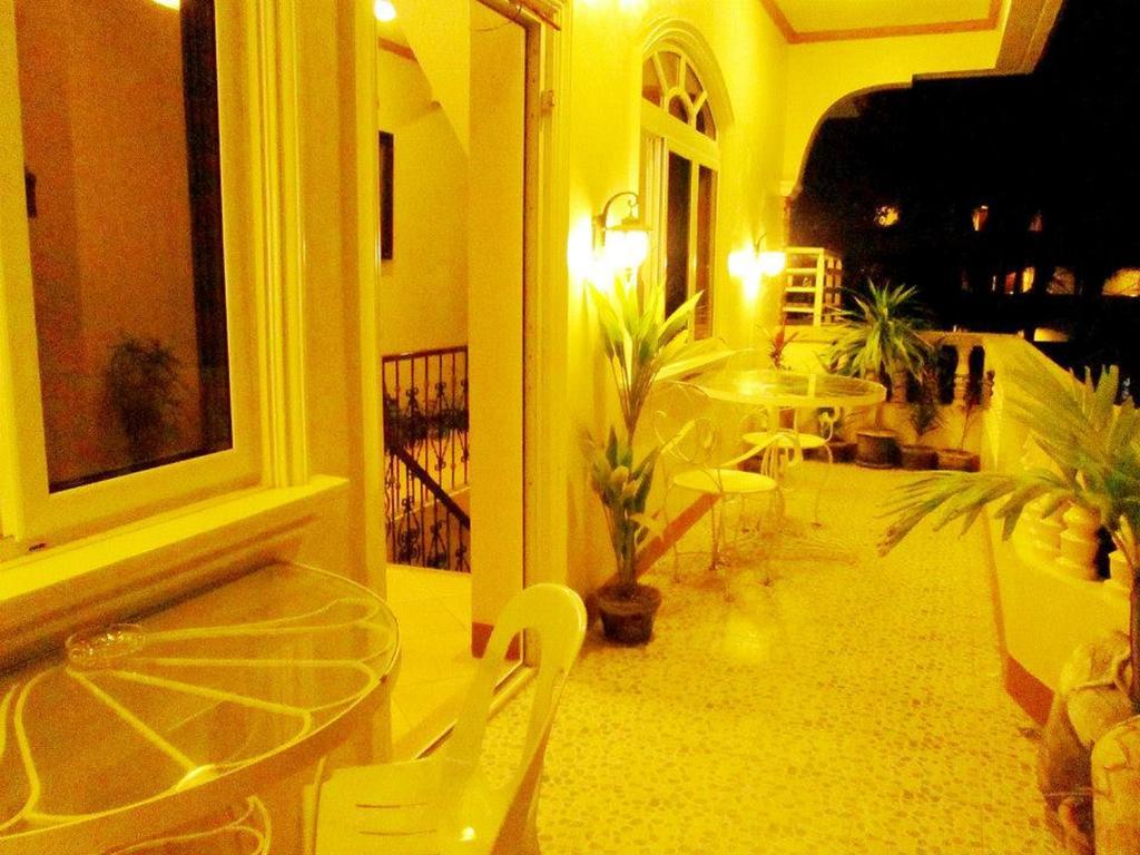 Casa D' Estrella Apartelle Balabag  Экстерьер фото