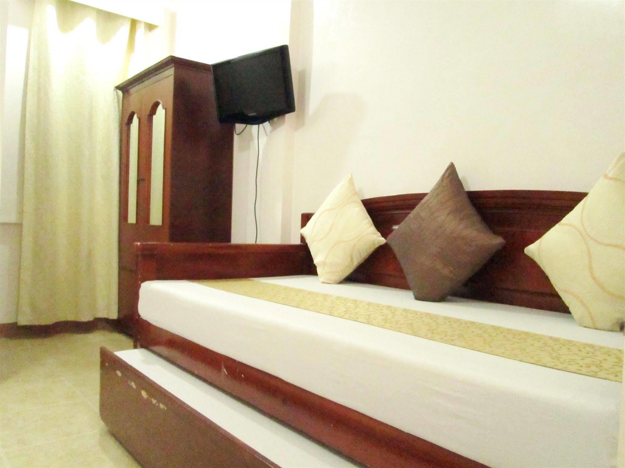 Casa D' Estrella Apartelle Balabag  Экстерьер фото