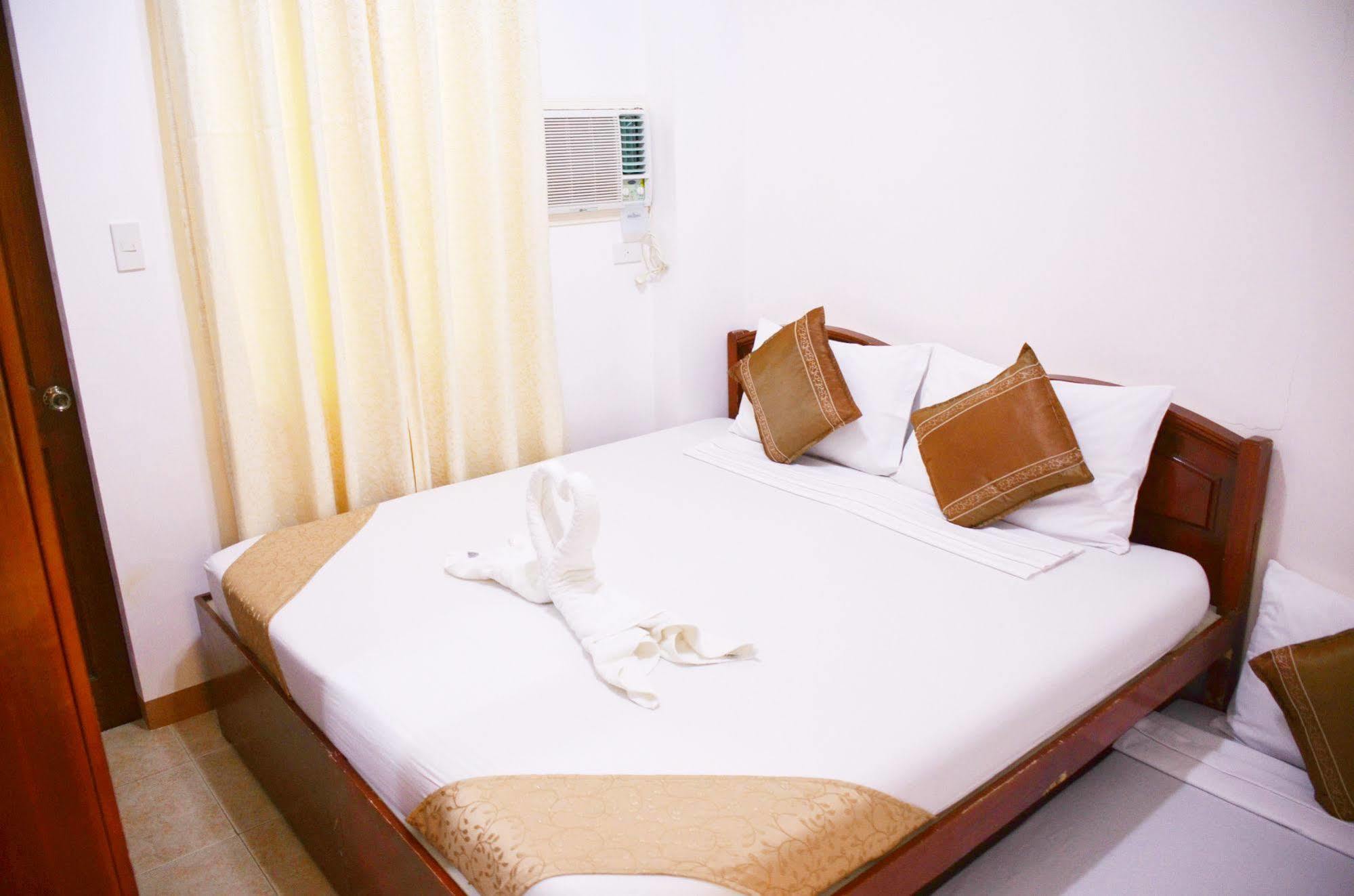 Casa D' Estrella Apartelle Balabag  Экстерьер фото
