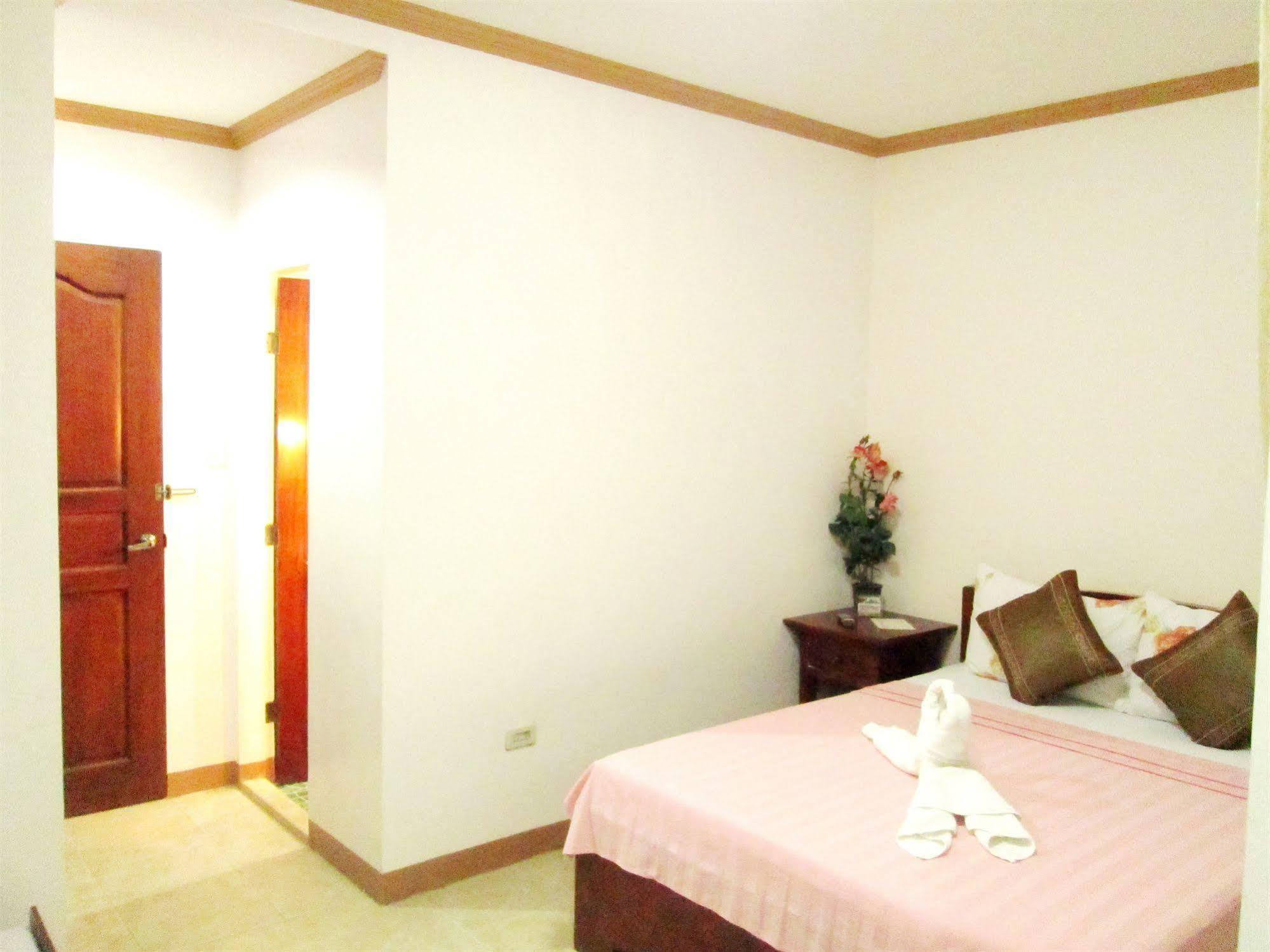 Casa D' Estrella Apartelle Balabag  Экстерьер фото