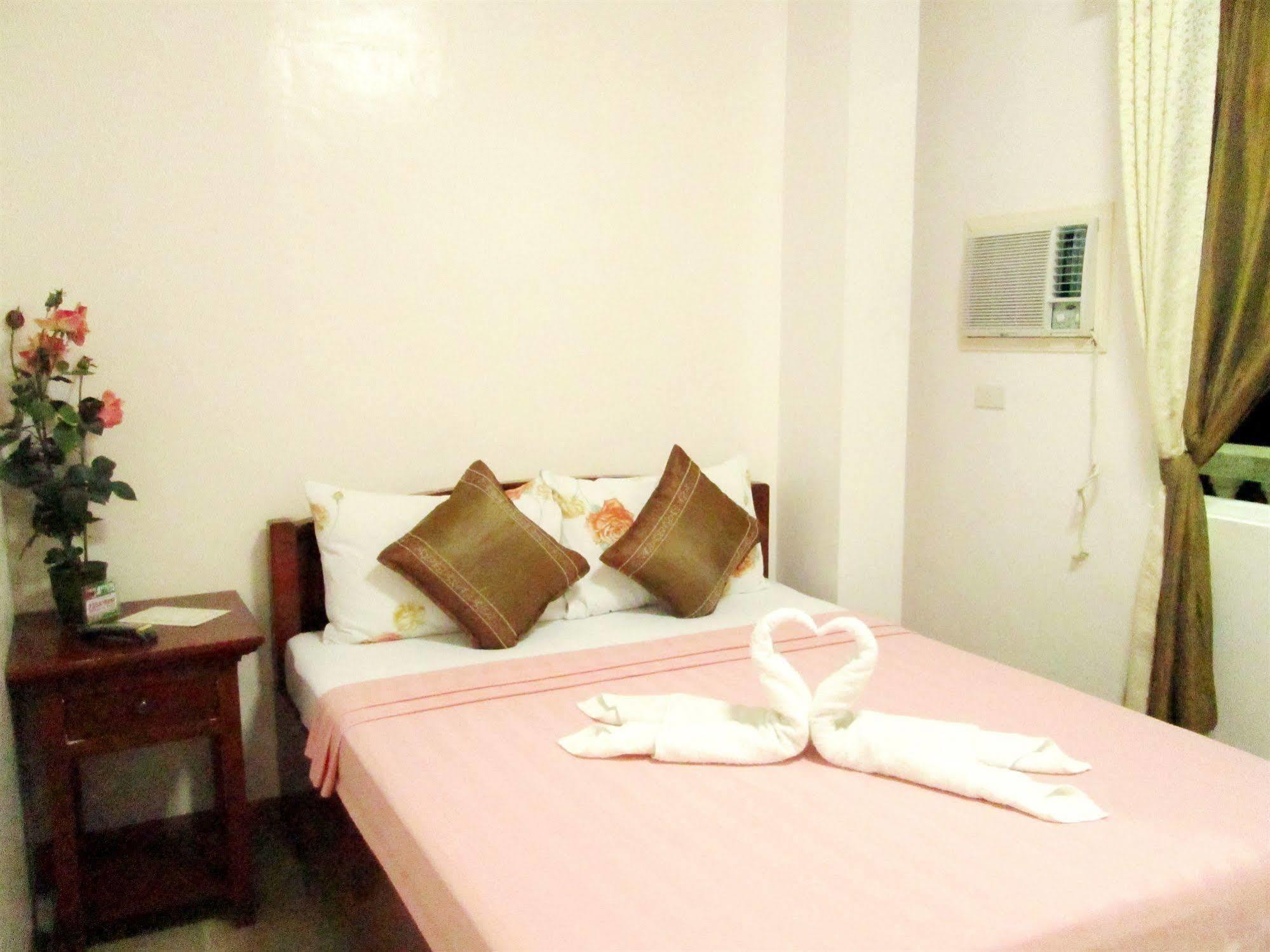 Casa D' Estrella Apartelle Balabag  Экстерьер фото