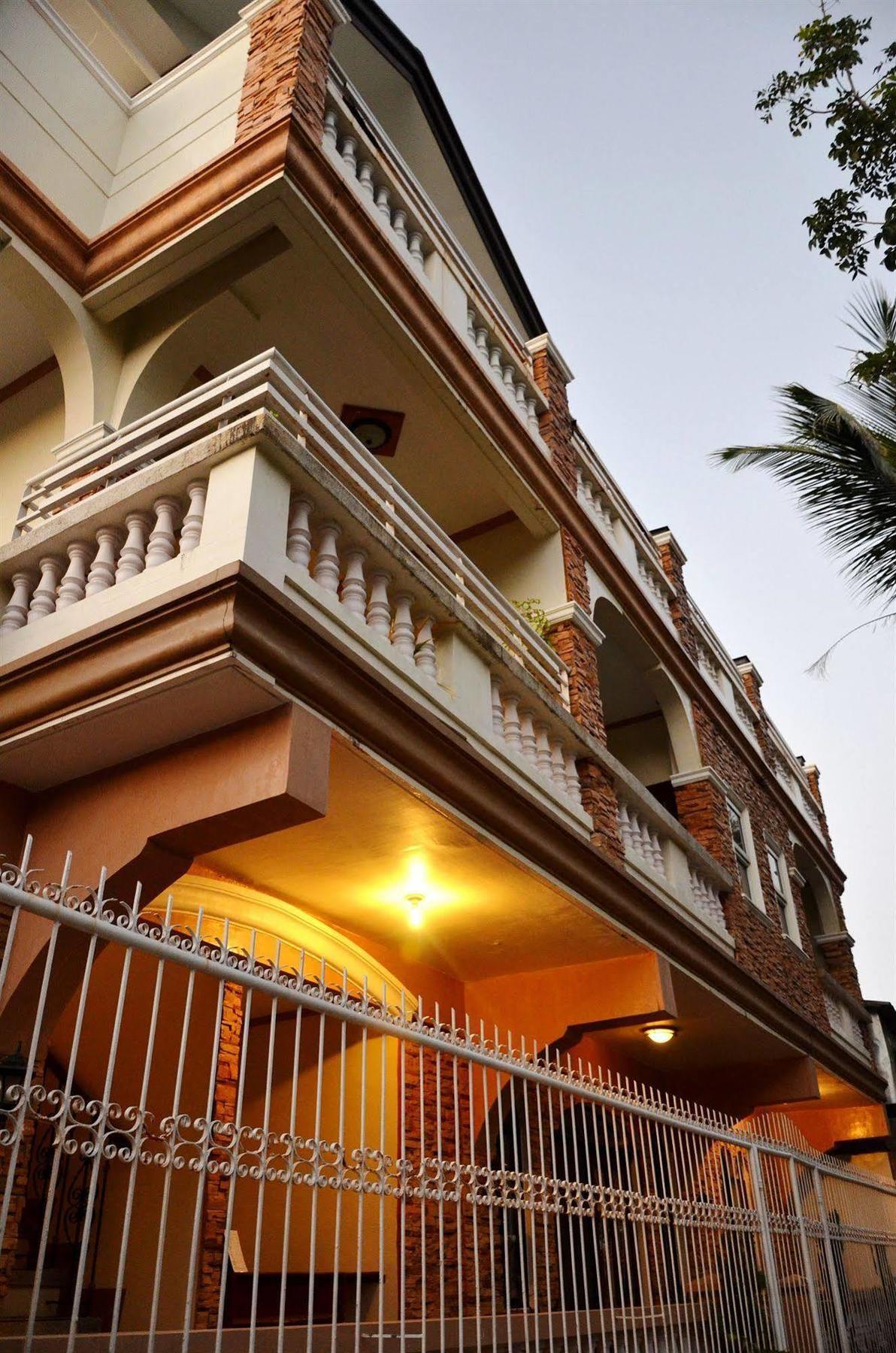 Casa D' Estrella Apartelle Balabag  Экстерьер фото
