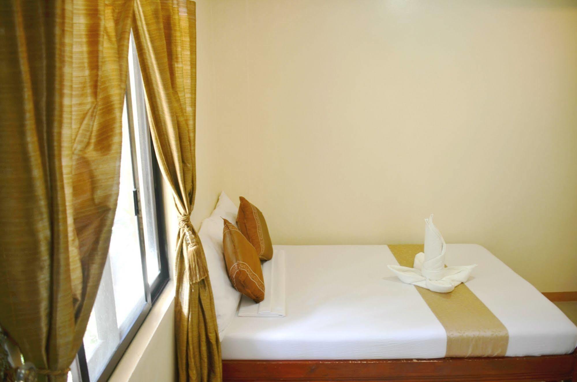 Casa D' Estrella Apartelle Balabag  Экстерьер фото