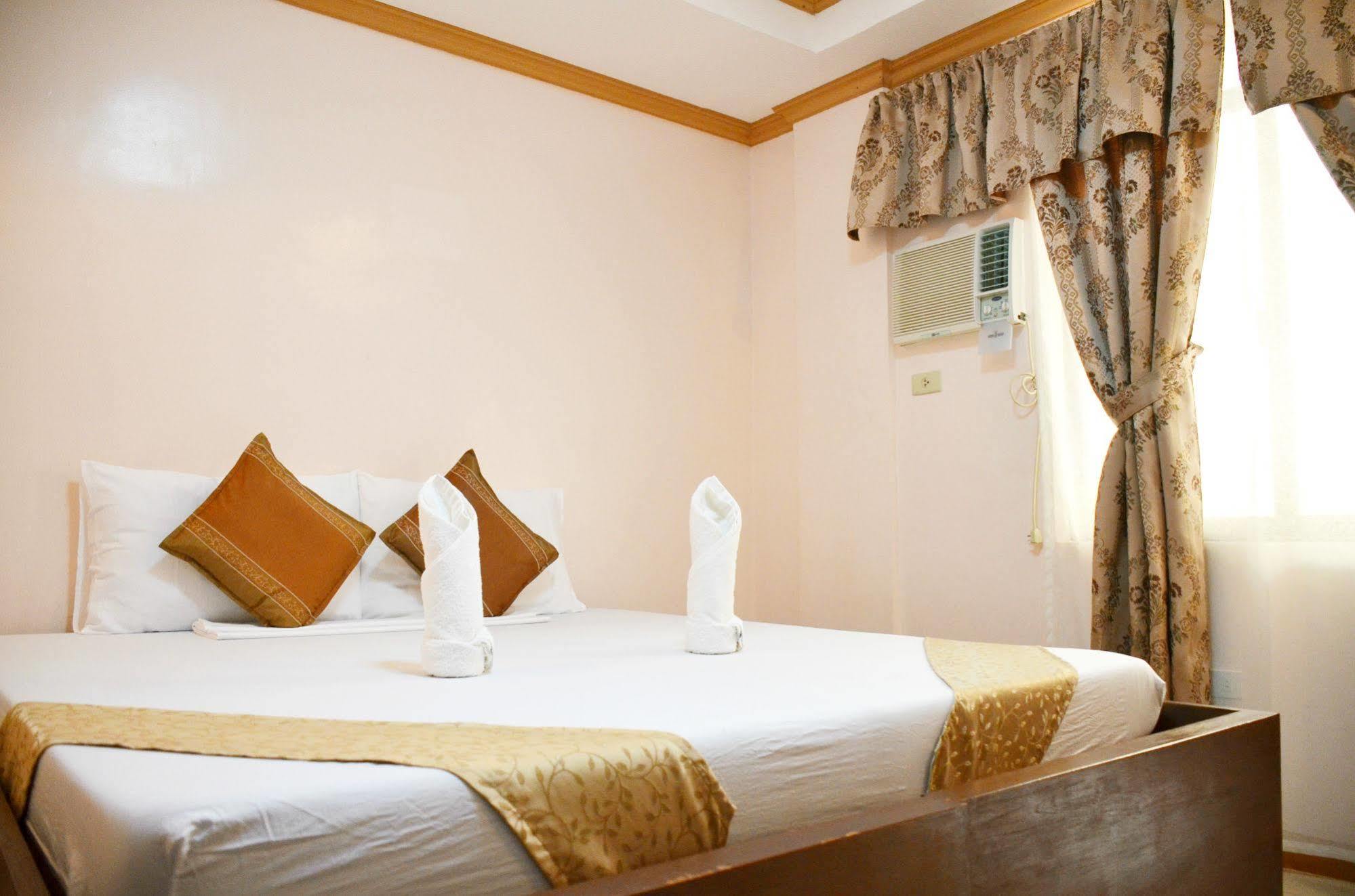 Casa D' Estrella Apartelle Balabag  Экстерьер фото