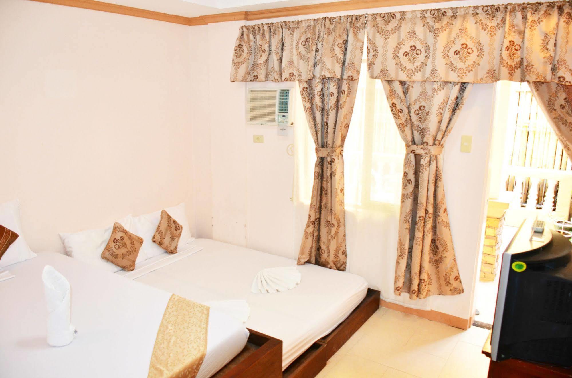 Casa D' Estrella Apartelle Balabag  Экстерьер фото