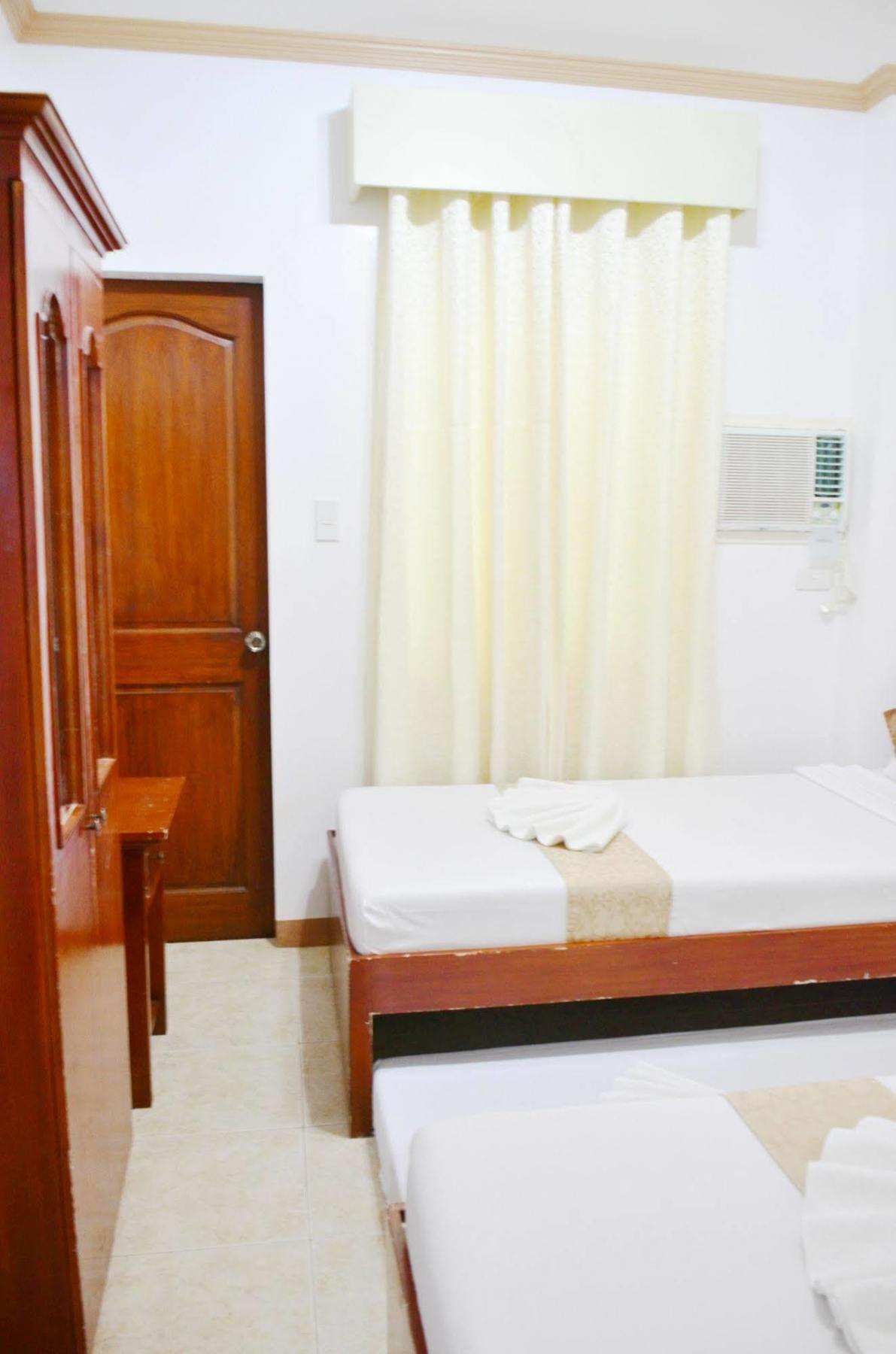 Casa D' Estrella Apartelle Balabag  Экстерьер фото