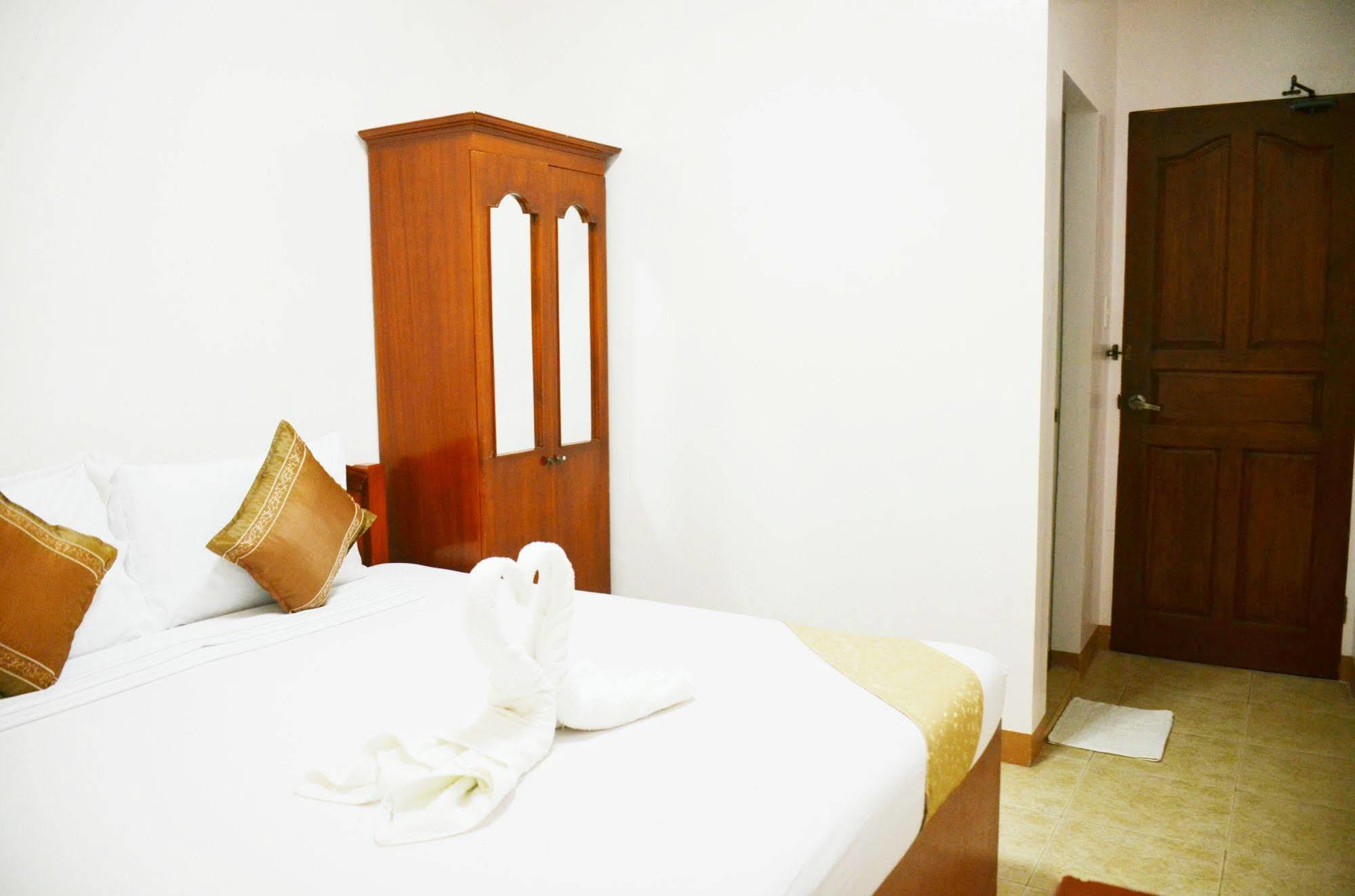 Casa D' Estrella Apartelle Balabag  Экстерьер фото
