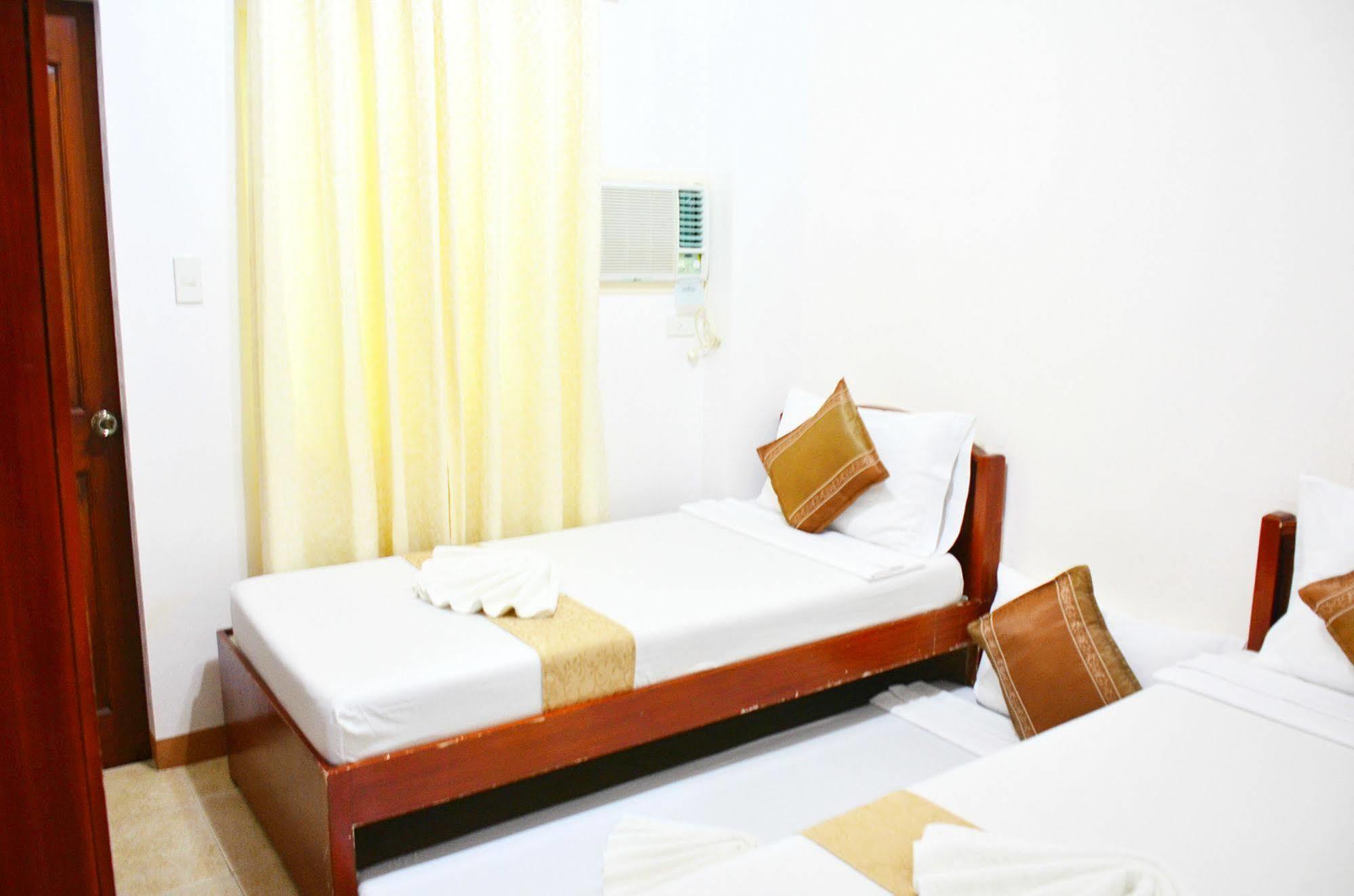 Casa D' Estrella Apartelle Balabag  Экстерьер фото