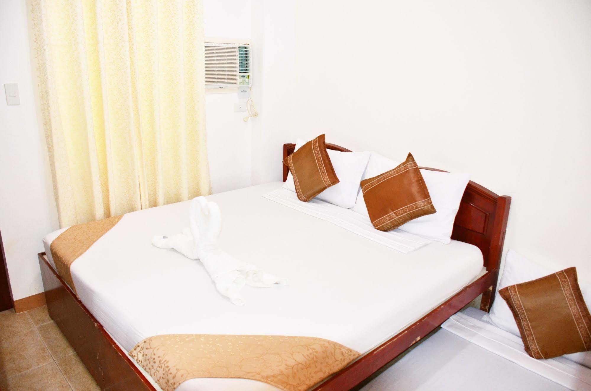 Casa D' Estrella Apartelle Balabag  Экстерьер фото