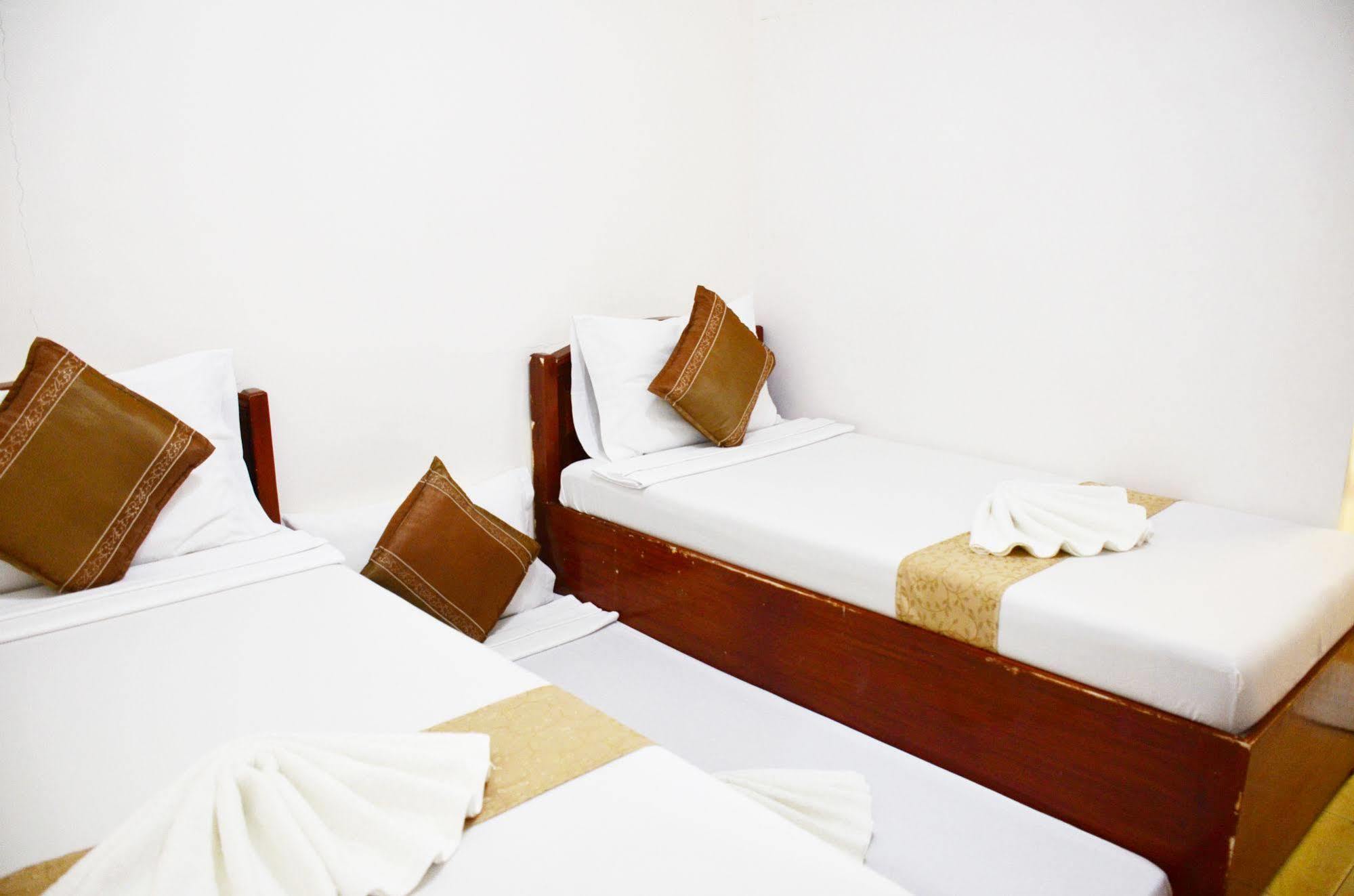 Casa D' Estrella Apartelle Balabag  Экстерьер фото