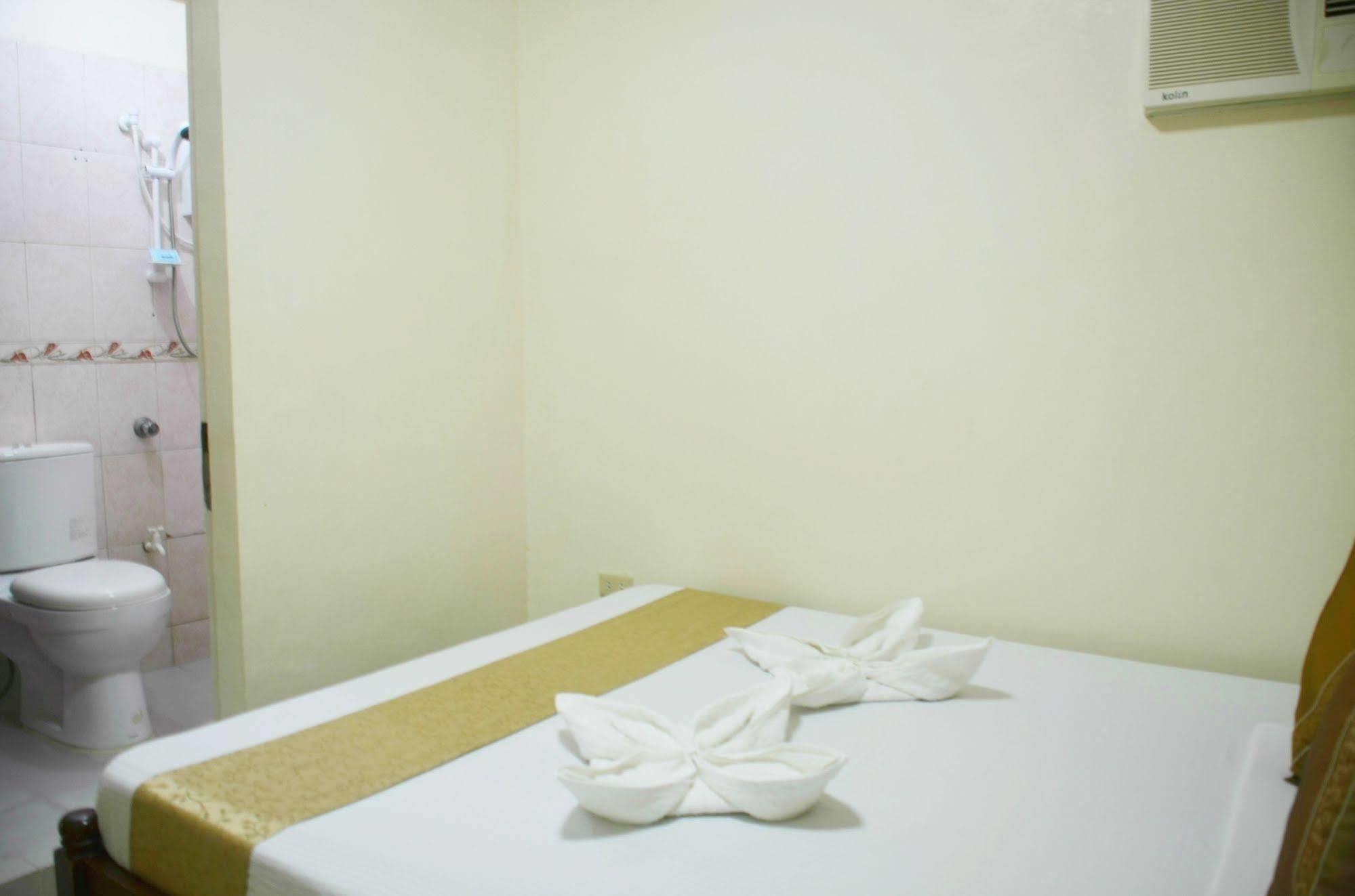 Casa D' Estrella Apartelle Balabag  Экстерьер фото