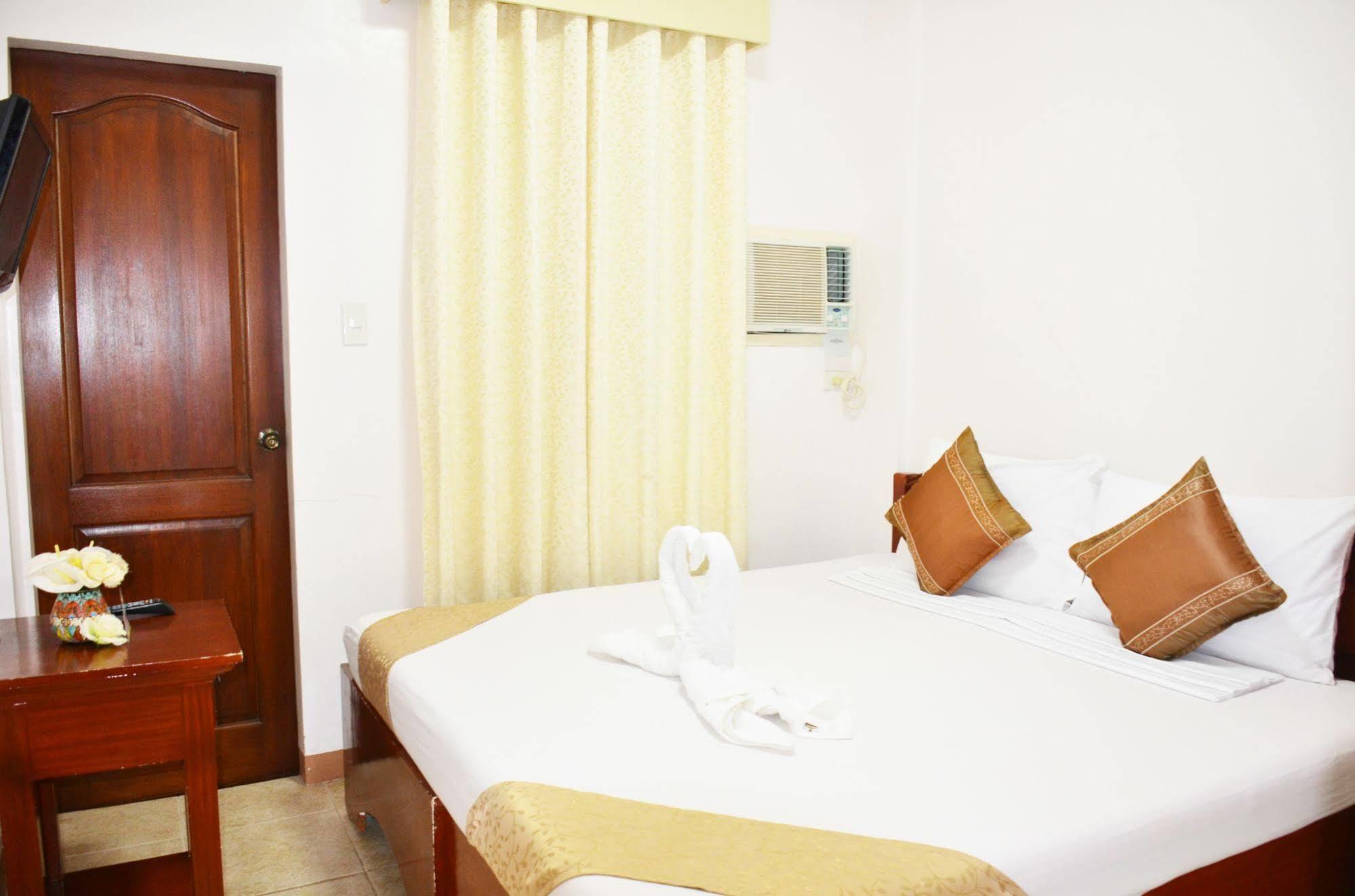 Casa D' Estrella Apartelle Balabag  Экстерьер фото