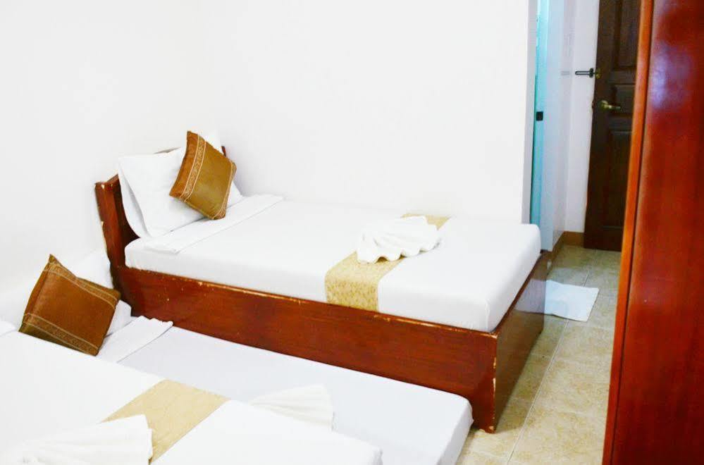 Casa D' Estrella Apartelle Balabag  Экстерьер фото