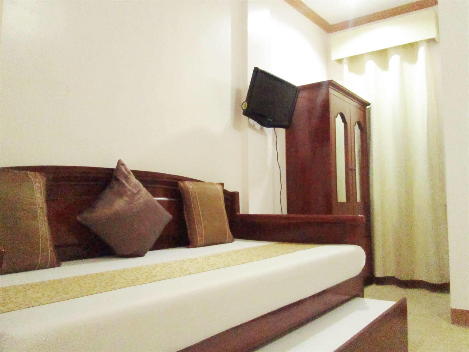 Casa D' Estrella Apartelle Balabag  Экстерьер фото