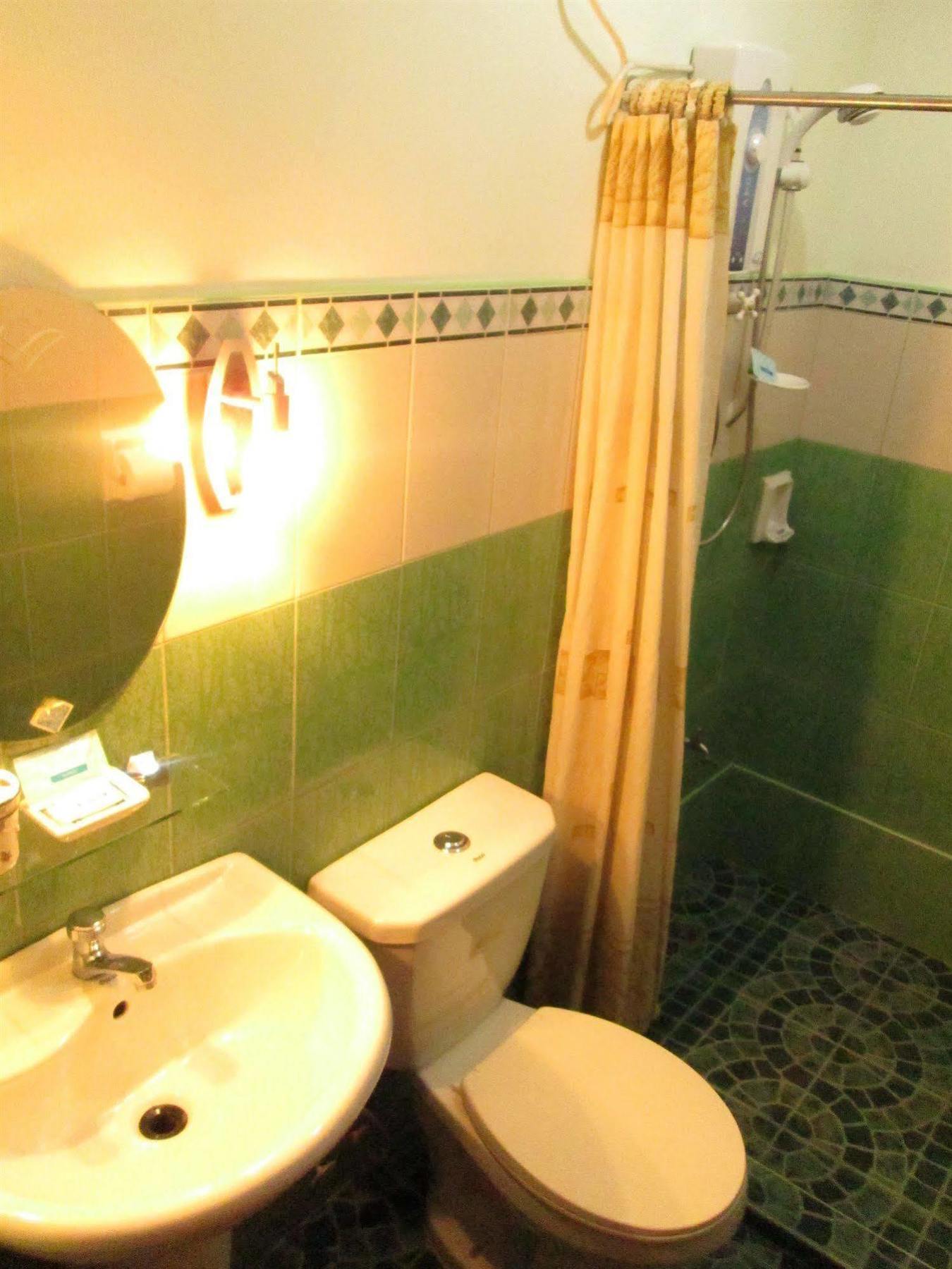 Casa D' Estrella Apartelle Balabag  Экстерьер фото