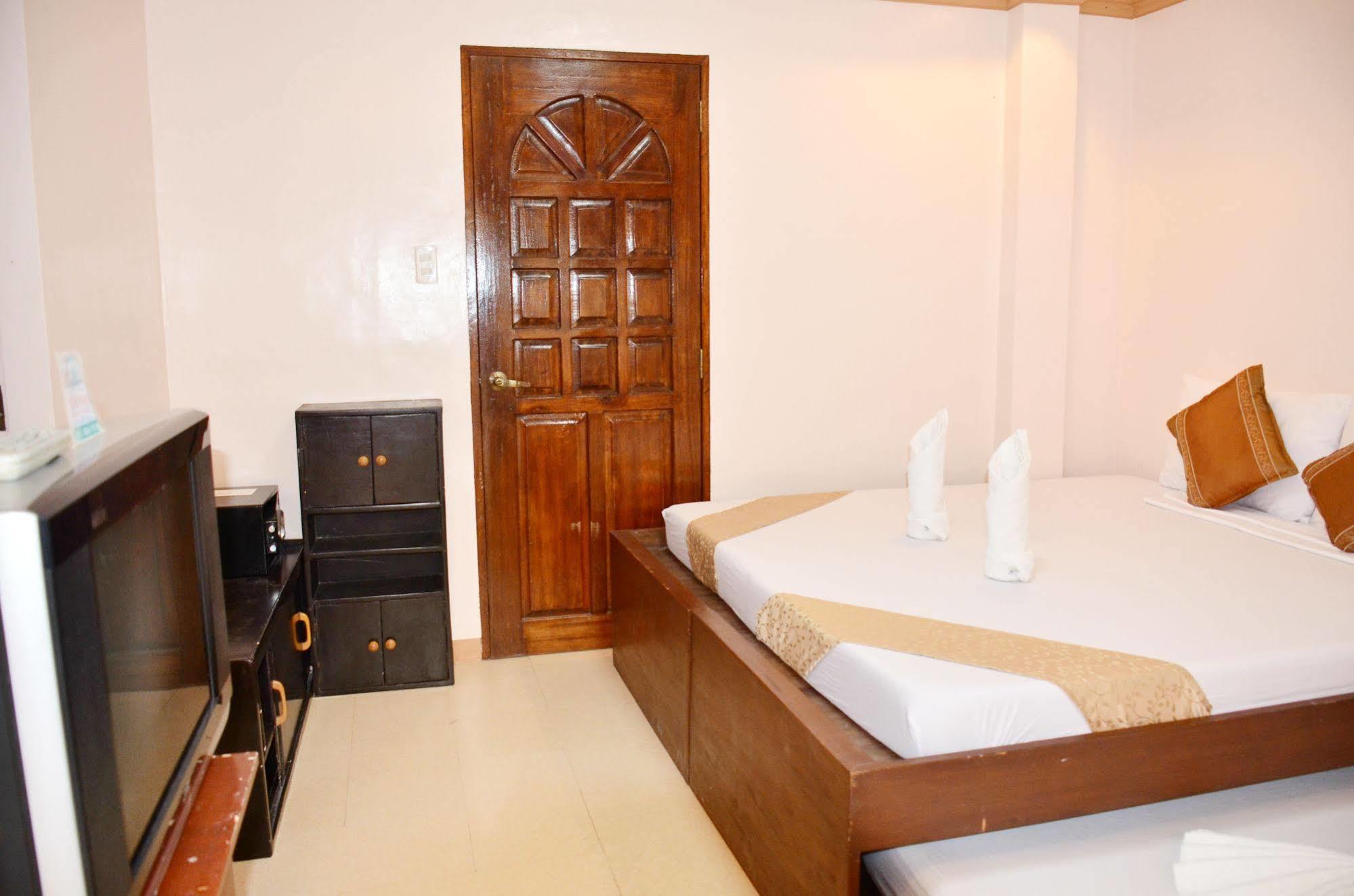 Casa D' Estrella Apartelle Balabag  Экстерьер фото