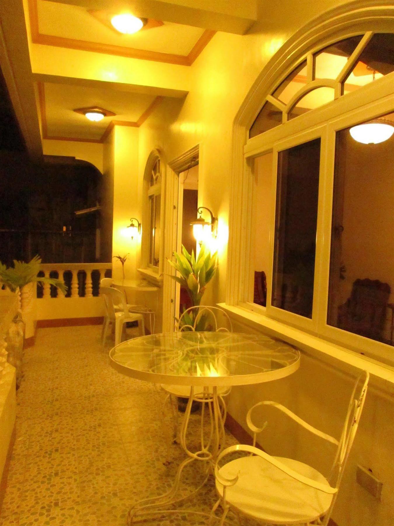 Casa D' Estrella Apartelle Balabag  Экстерьер фото