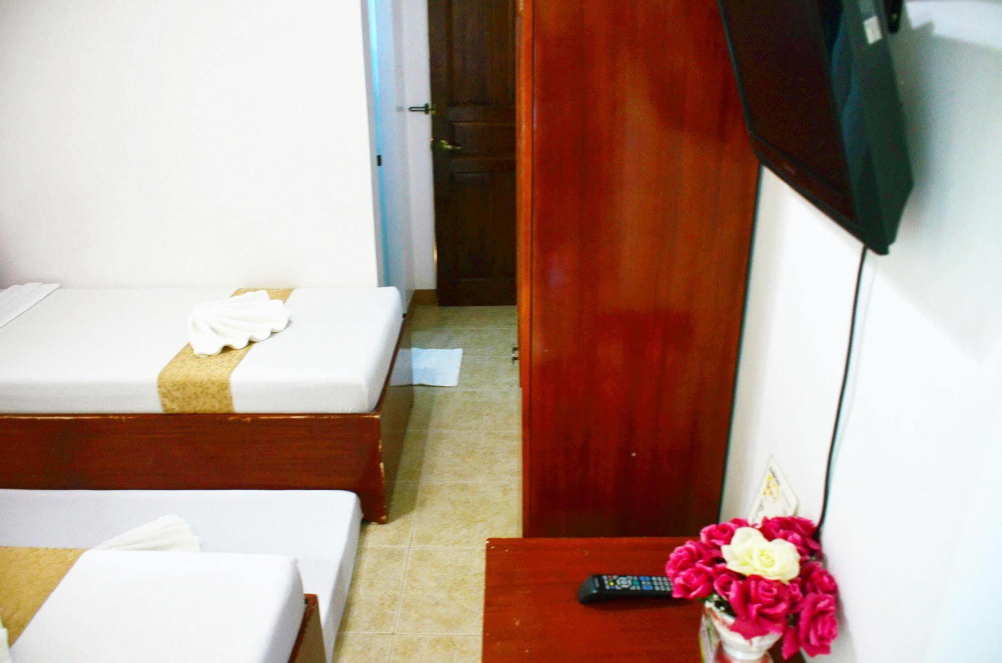 Casa D' Estrella Apartelle Balabag  Экстерьер фото